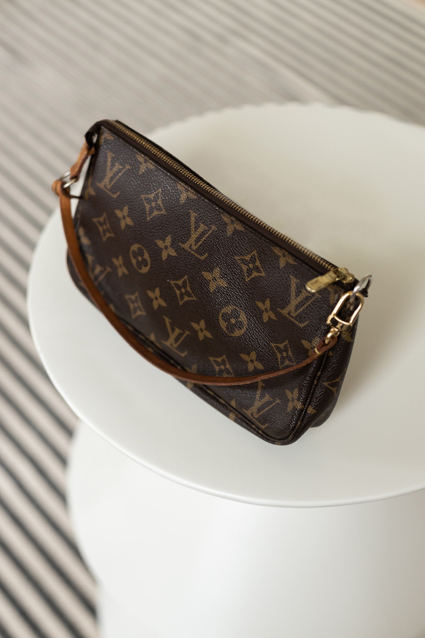 LOUIS VUITTON POCHETTE ACCESSOIRES