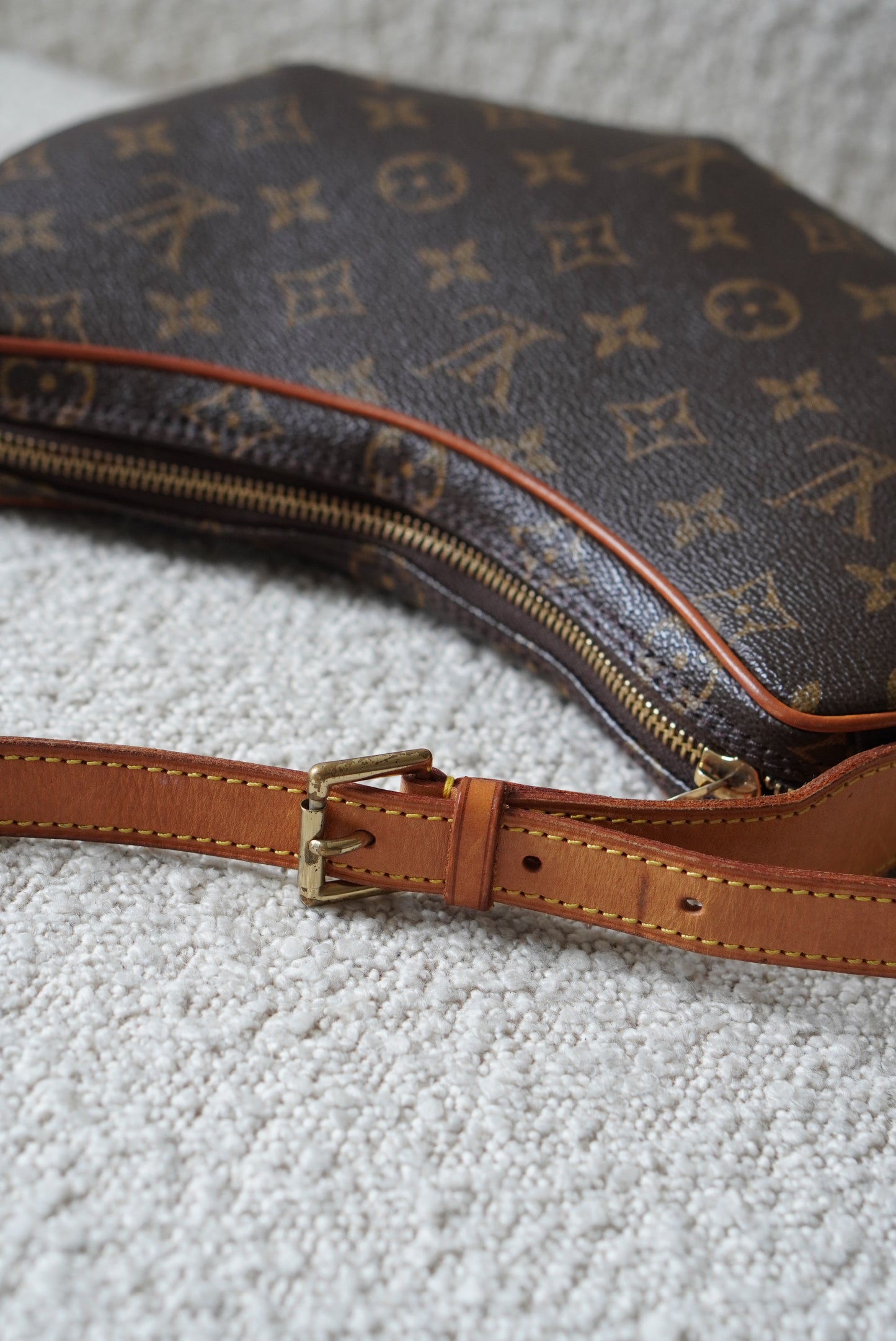 LOUIS VUITTON CROISSANT PM