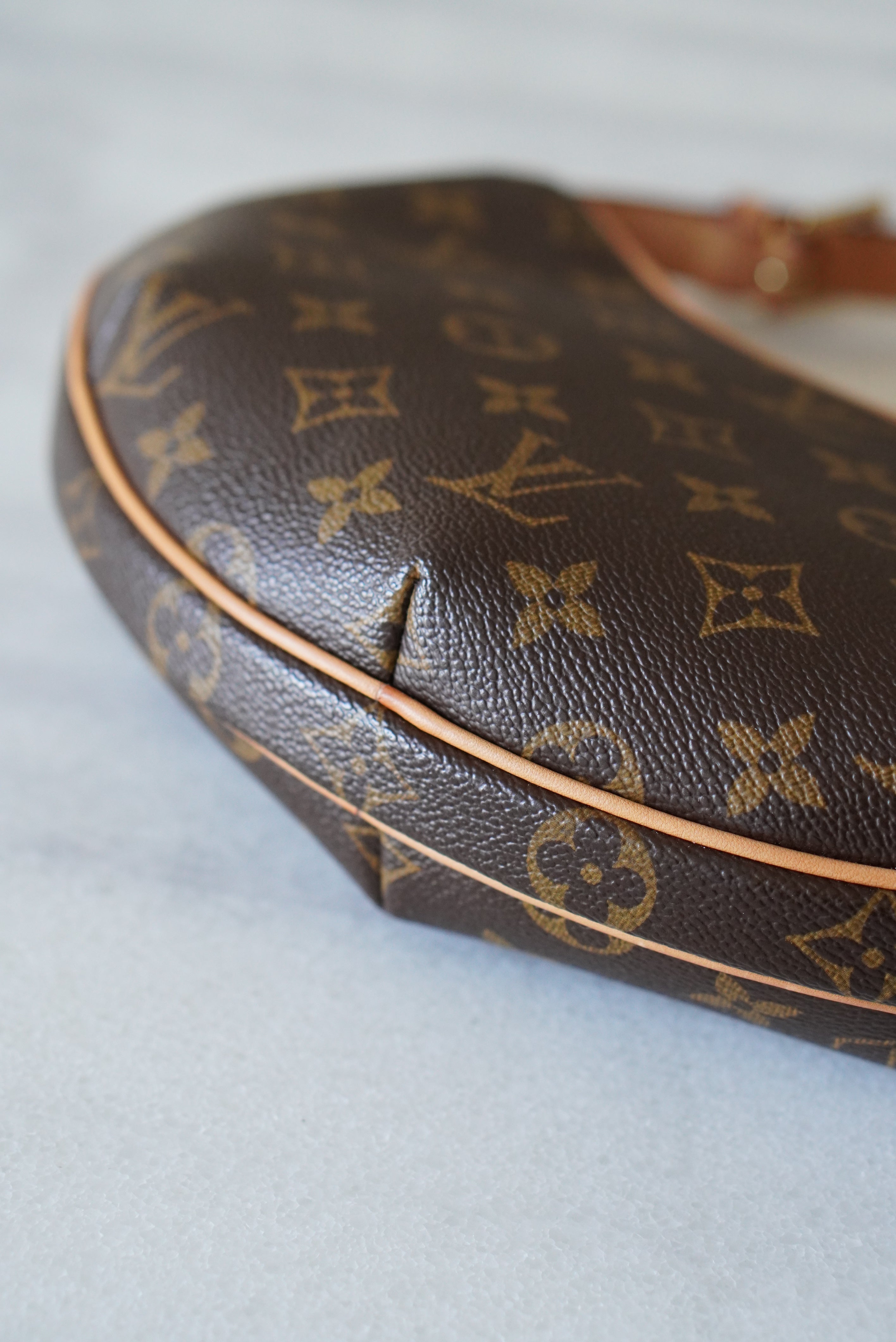 【限定品＊入手困難】LV Croissant PM バッグ【送料無料】 louis-vuitton-croissant-pm--