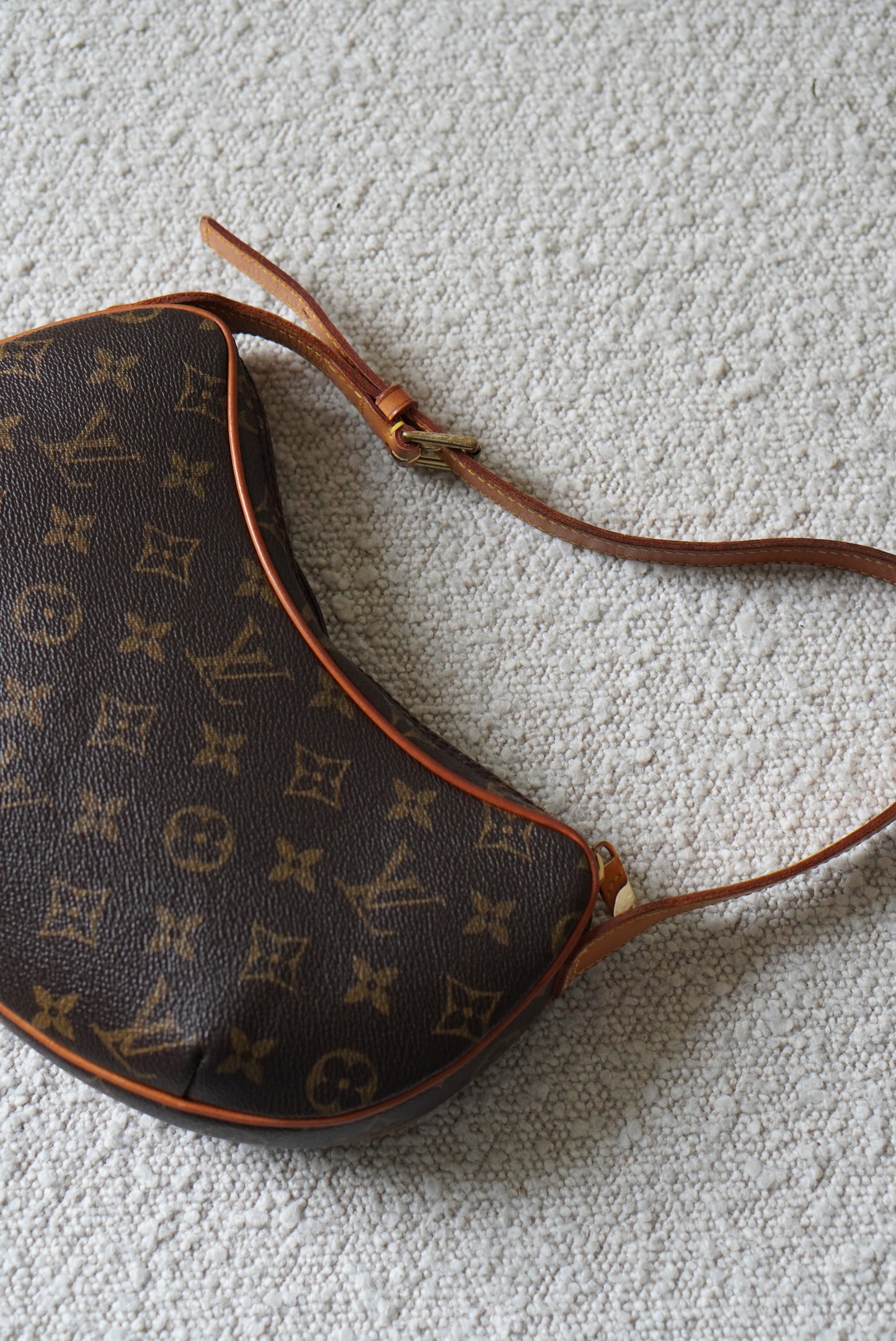 LOUIS VUITTON CROISSANT PM