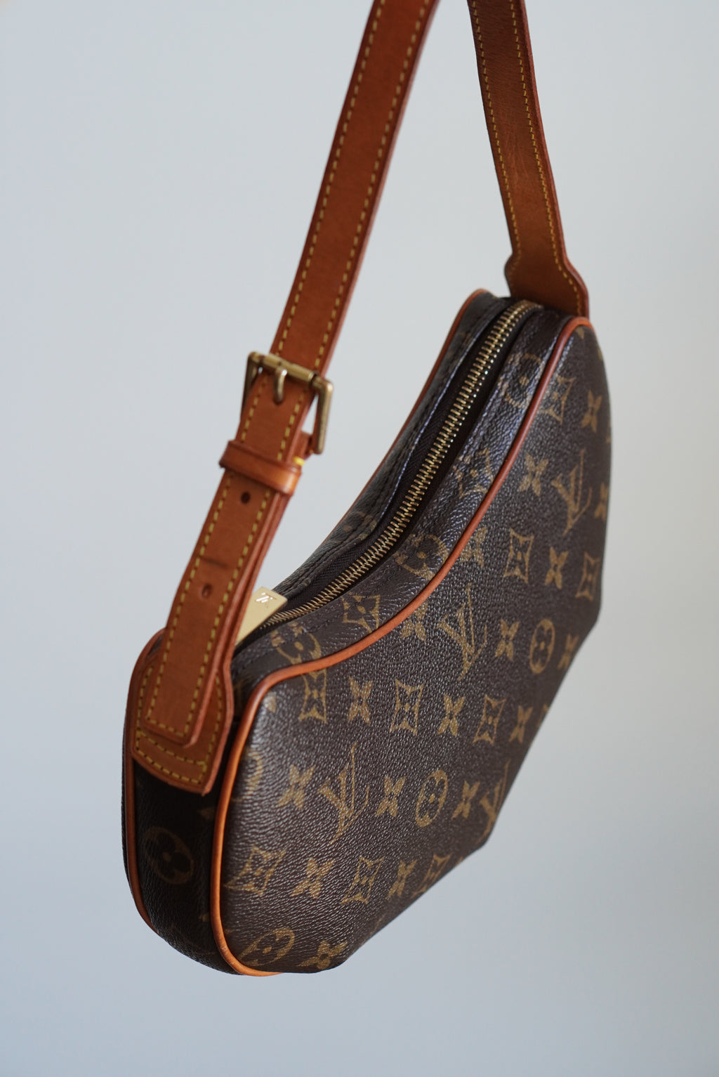 LOUIS VUITTON CROISSANT PM