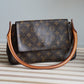 LOUIS VUITTON LOOPING PM