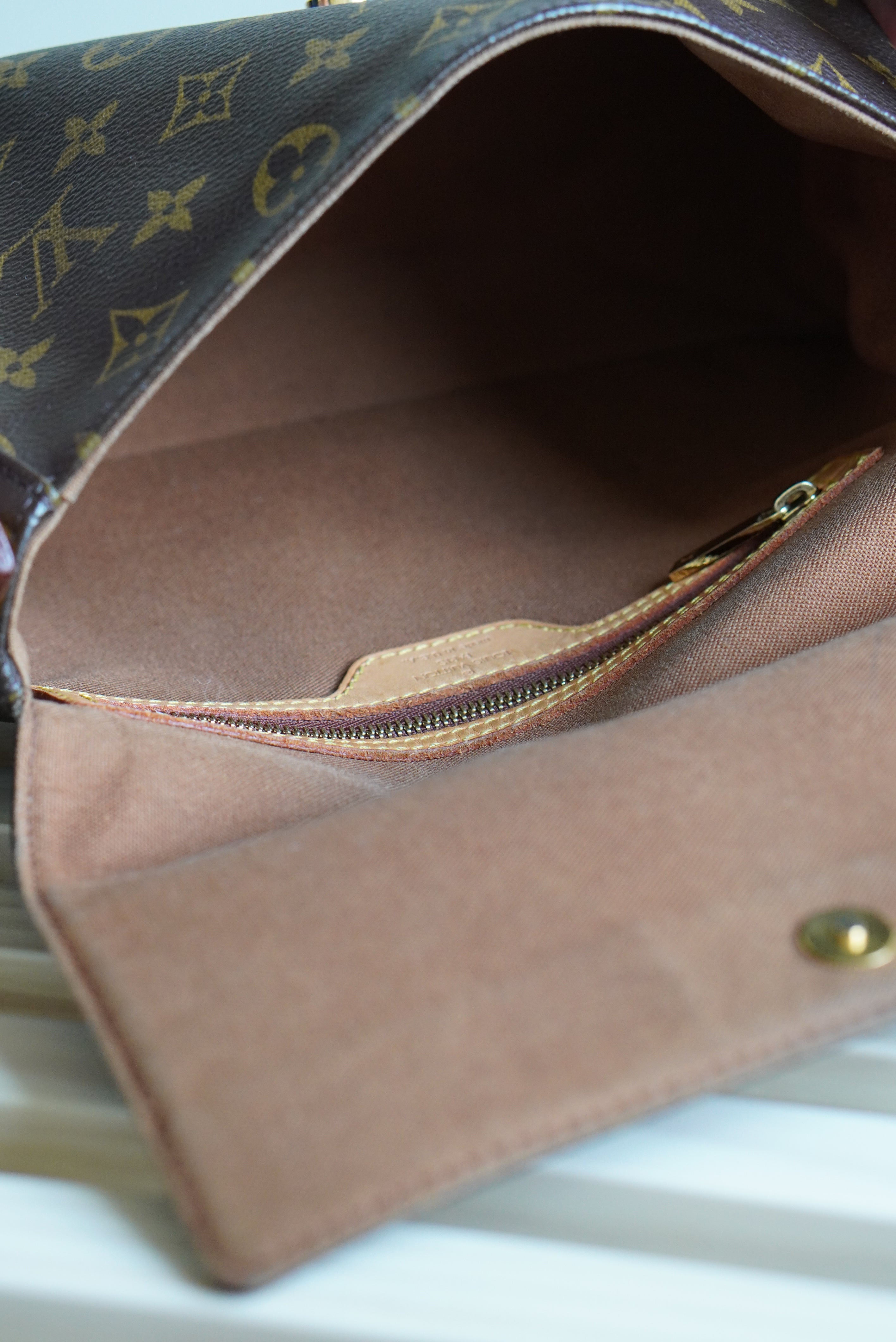 LOUIS VUITTON LOOPING PM